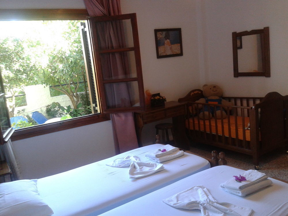 Angela Apartments คาโตดารัตโซ ภายนอก รูปภาพ