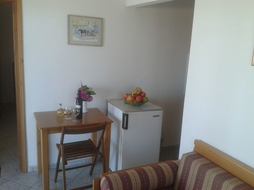 Angela Apartments คาโตดารัตโซ ภายนอก รูปภาพ